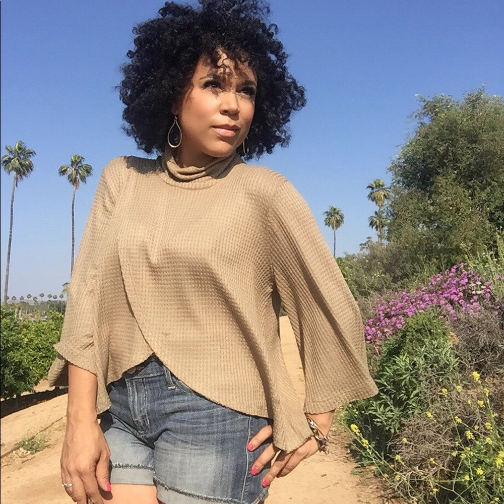 Olive green light weight top w/ cowl neckline, New - Picture 5 of 8